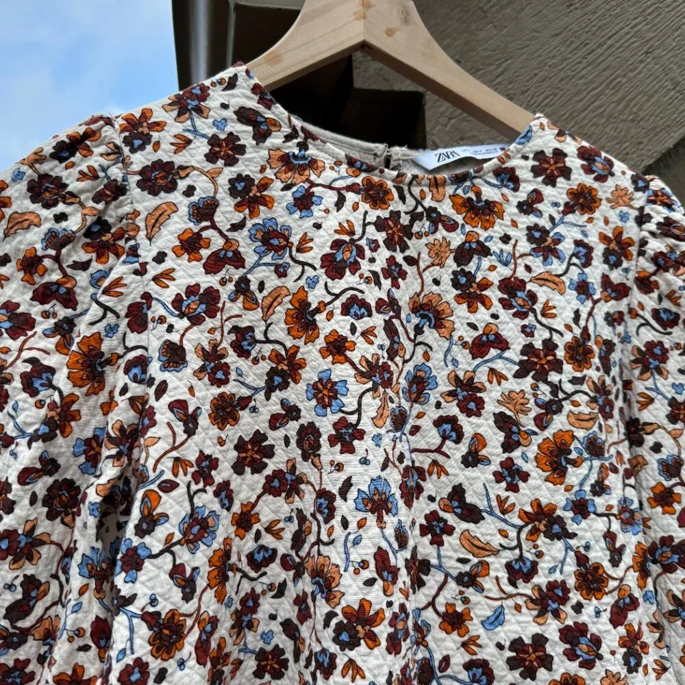 EUC Zara Ecru Floral Print Long, Puff Sleeve Quilted Crop Top